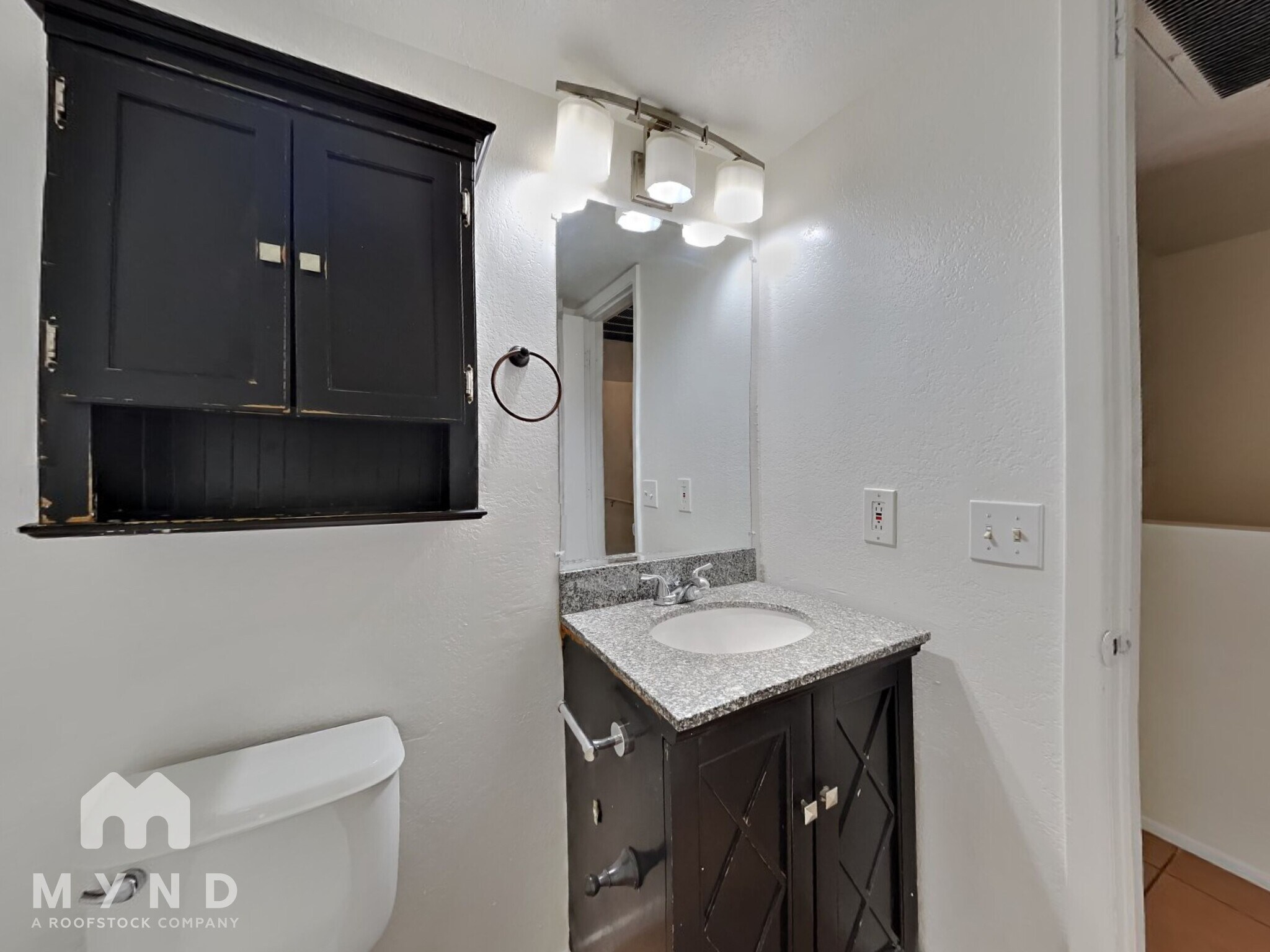 Building Photo - 2828 E Tierra Buena Ln