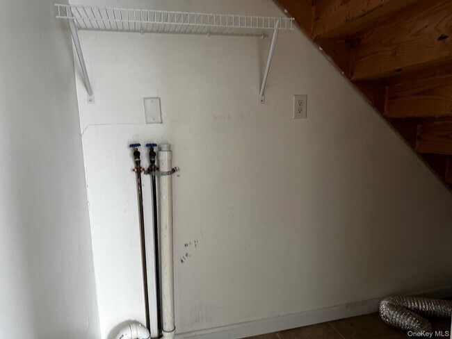 Building Photo - 376 NY-32