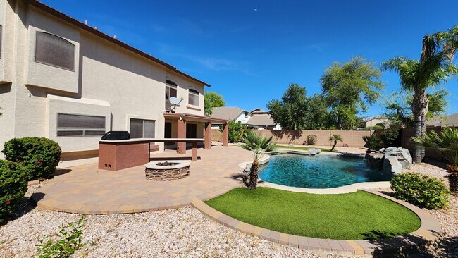 Building Photo - 4 Bedroom Home in the Kerby Estates Commun...