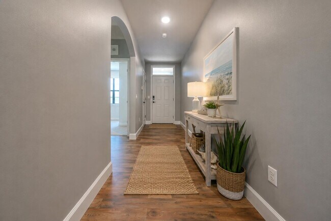 Building Photo - 927 Remington Green Dr SE