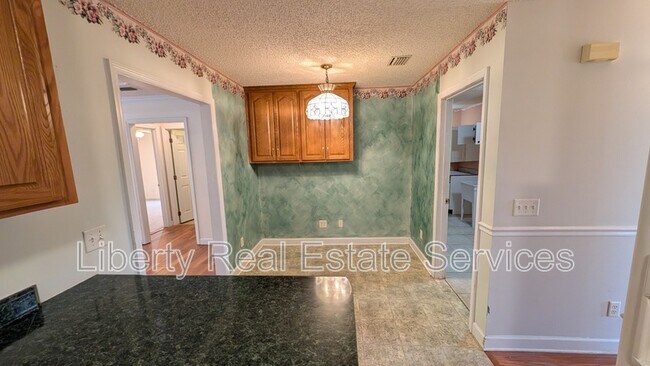 Building Photo - 15 Clark St