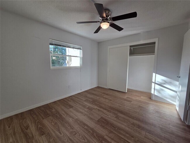 Building Photo - 606 S Betty Ln