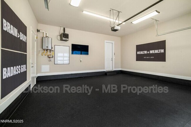 Building Photo - 709 W Pleasant Oak Trl