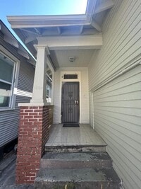 Building Photo - 1412 Teche St