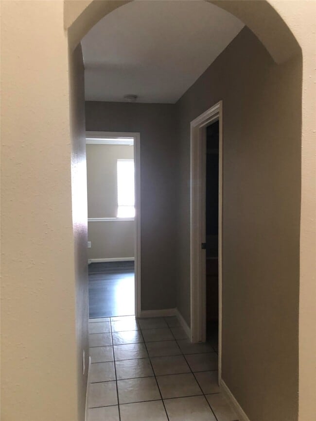 Building Photo - 2919 Foxden Dr