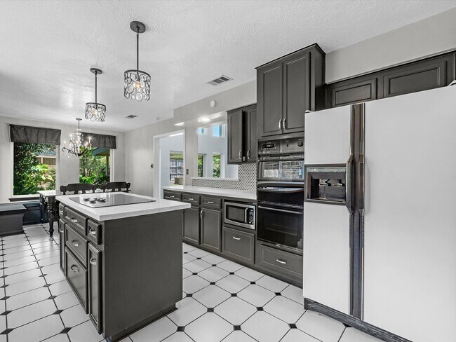 Building Photo - 9006 Donys Dr