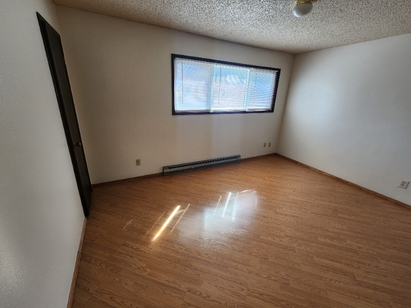 Building Photo - 1214 E 3rd St