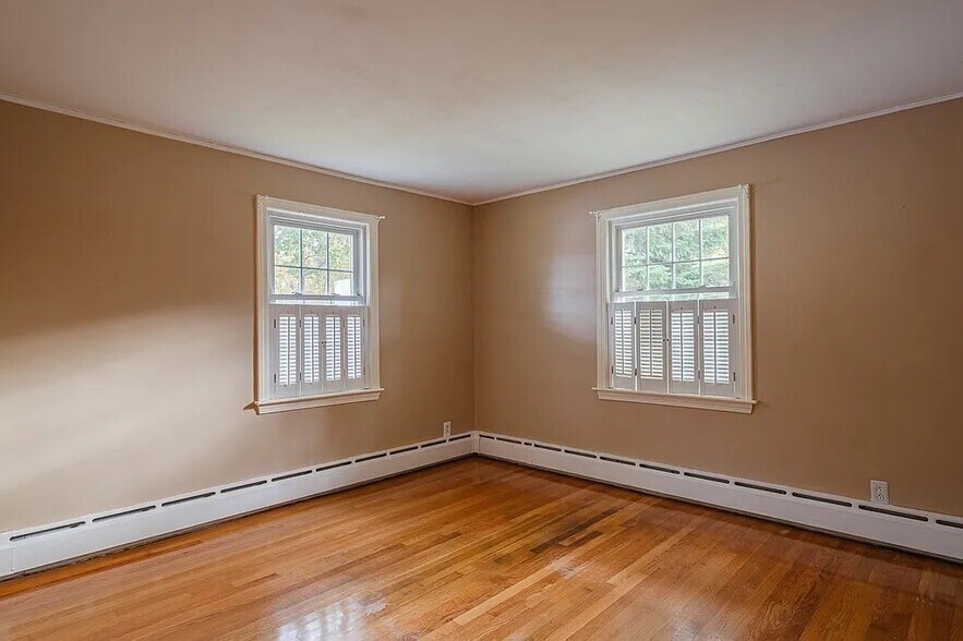 Building Photo - 3 Bylund Dr