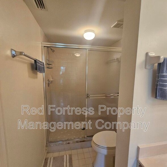 Building Photo - 6700 Dennis Cir