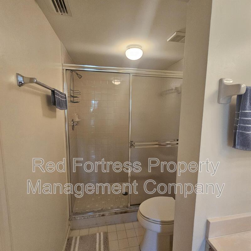 Building Photo - 6700 Dennis Cir