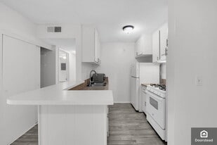 Building Photo - 18620 Hatteras St