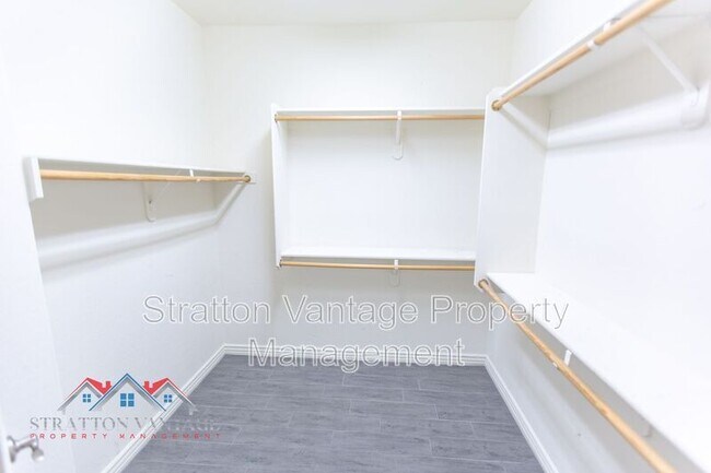 Building Photo - 4710 E Austin Ln