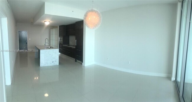 Building Photo - 900 Biscayne Blvd