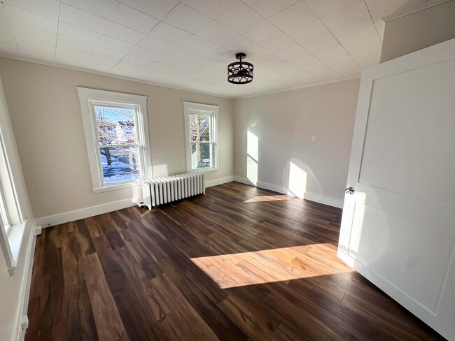 Building Photo - 39 Allen St