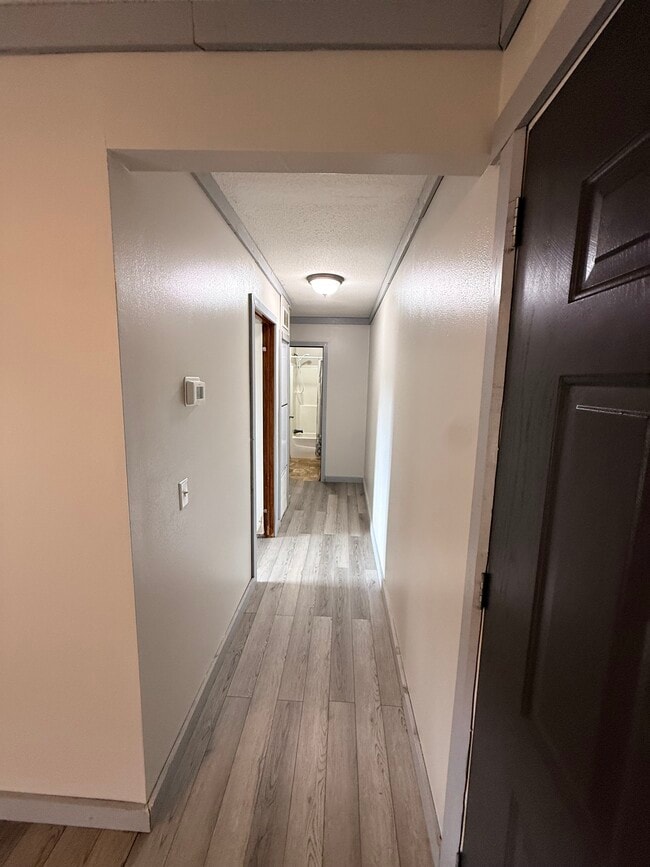 Building Photo - 11188 E Nickens Rd