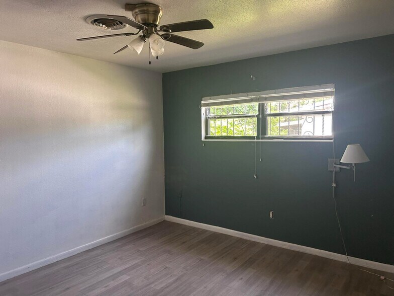 Building Photo - 1740 Diane Dr