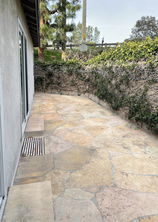 Patio - 10739 Northgate St