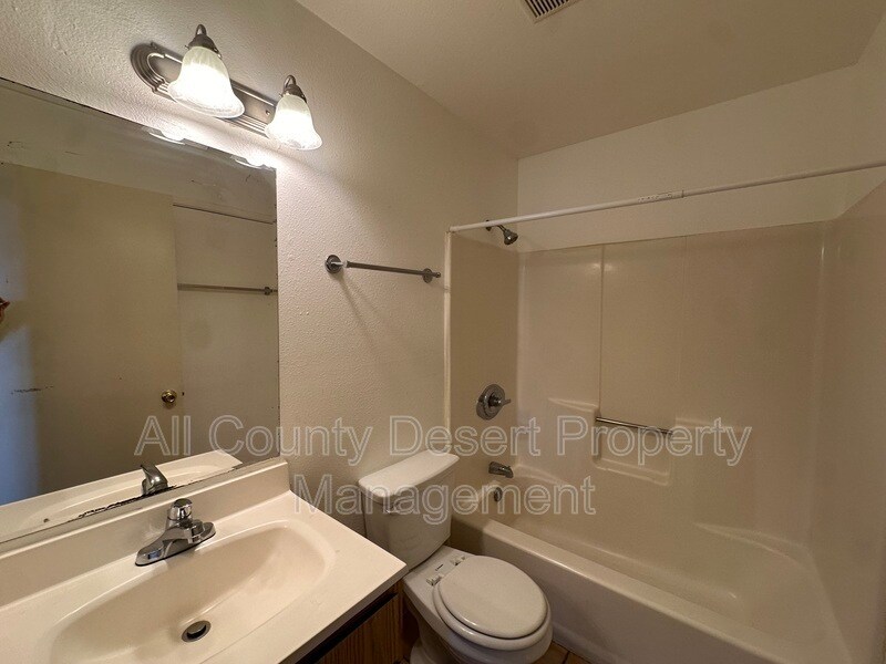 Building Photo - 13079 Eliseo Rd