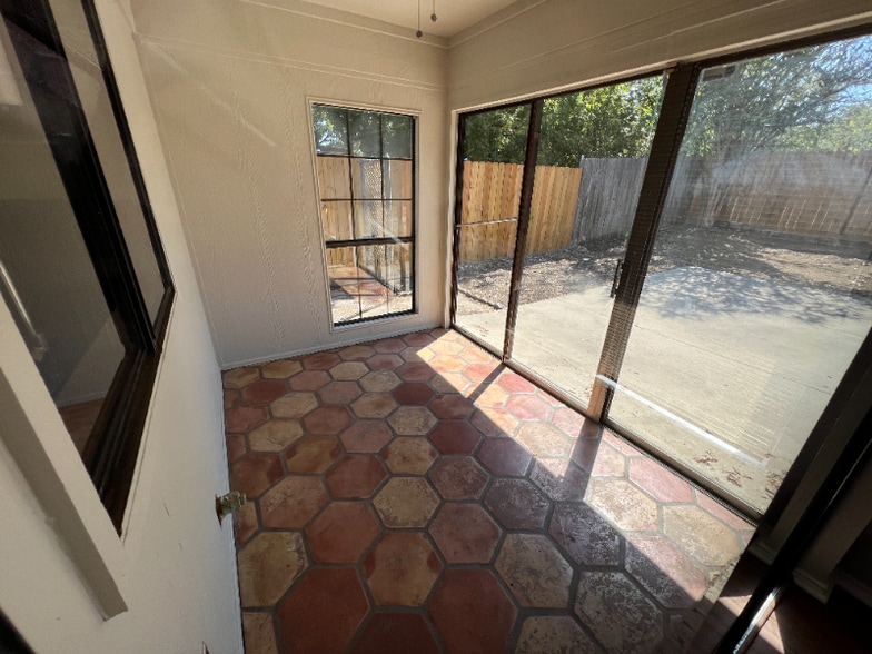 Building Photo - 6417 Canyon Cir