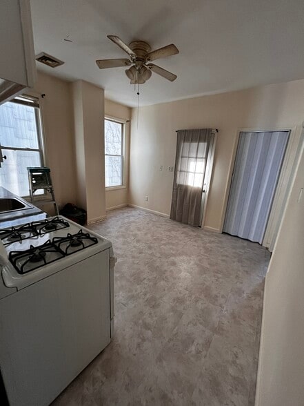Primary Photo - 354 Orange St