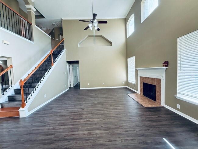 Building Photo - 4442 Chestnut Cir