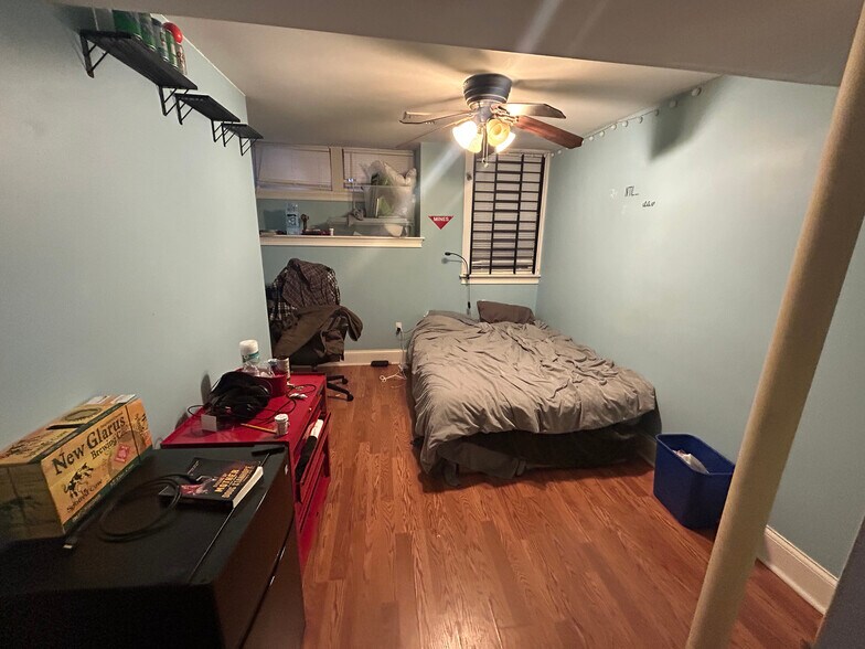 Building Photo - 719 Parker St