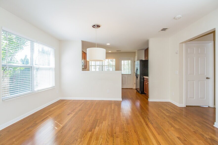 Building Photo - 2151 Erin Ln