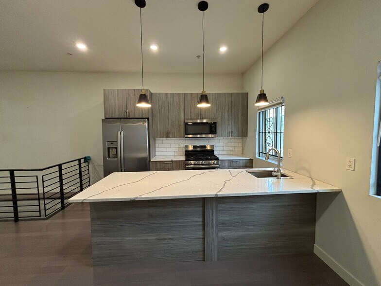 Building Photo - 2431 N Hancock St