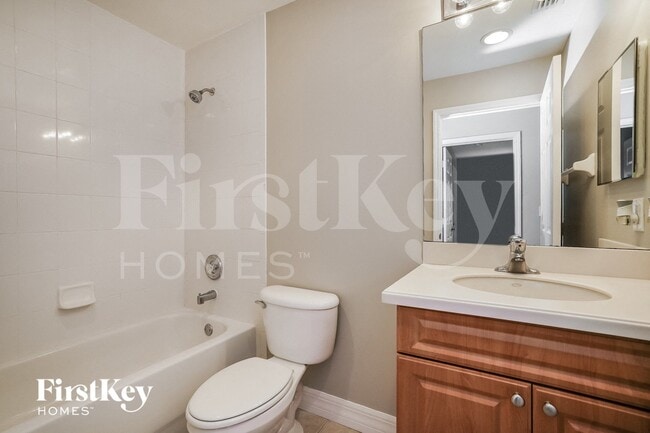 Building Photo - 419 Conlee St