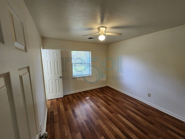 Building Photo - 29 Brookview Dr