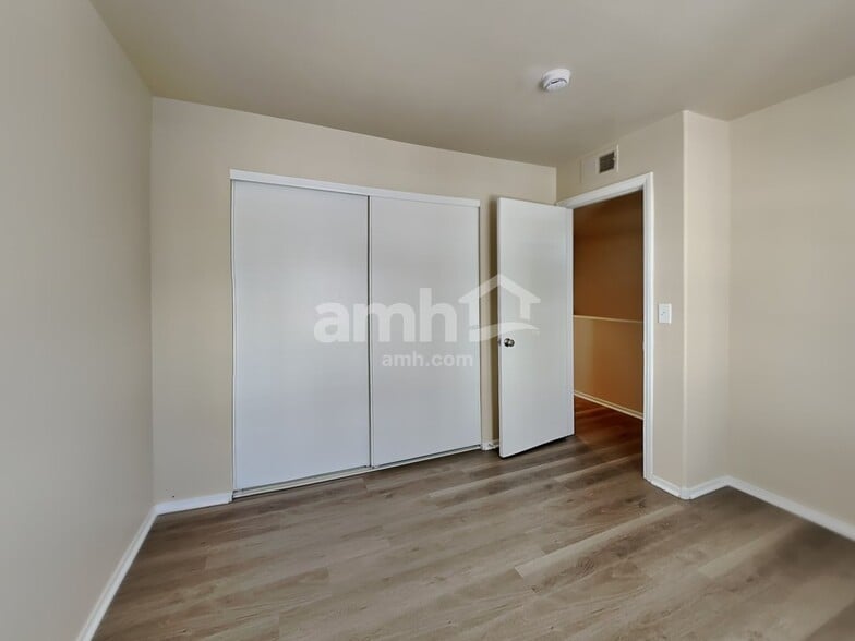 Building Photo - 8225 Diamond Star Ct