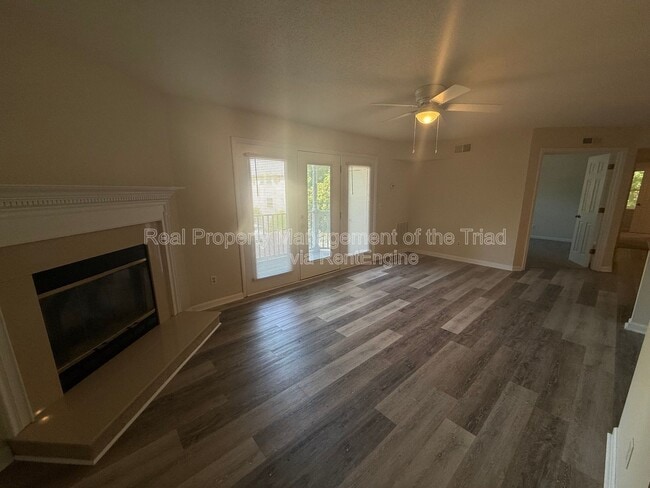 Building Photo - 5930 W Friendly Ave
