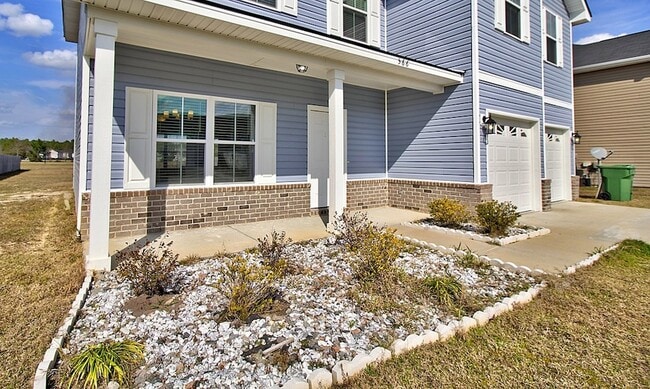 Building Photo - 566 Burke Dr