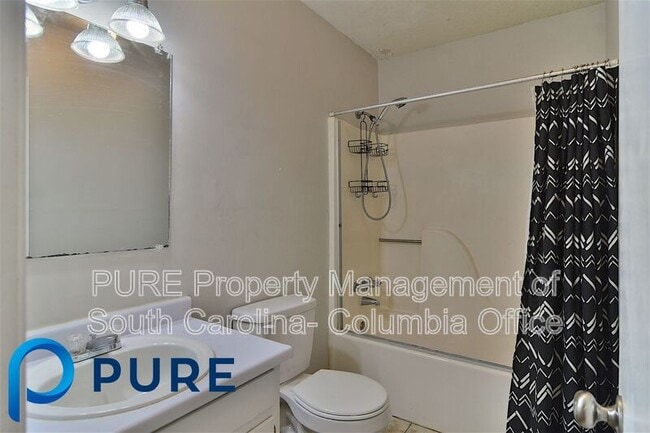 Building Photo - 144 Springwoods Lake Point