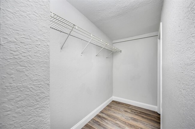 Building Photo - 1510 E New Orleans Ave