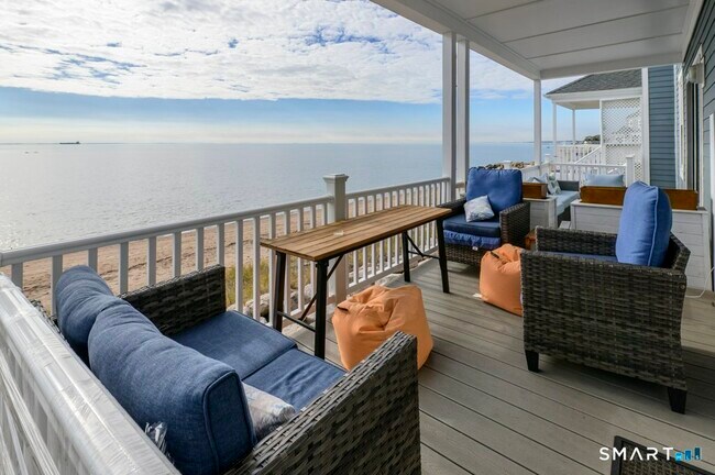 Building Photo - 72 Cosey Beach Ave