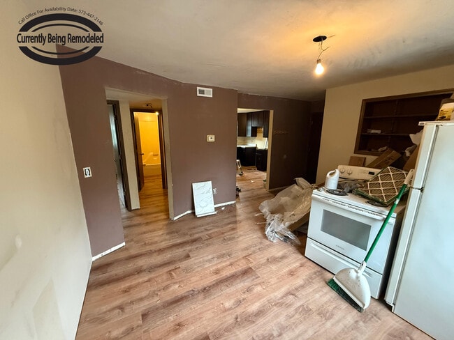 Building Photo - 420 NE Park Ln