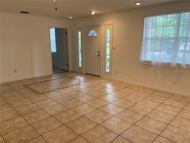 Building Photo - 332 Harris Ave