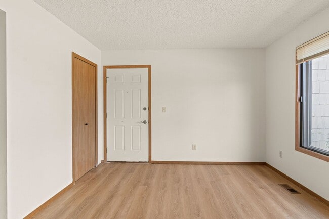 Building Photo - 600 N Coraline St