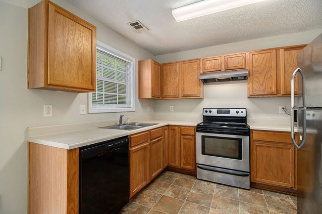 Building Photo - 3 Bedroom 2.5 Bath House