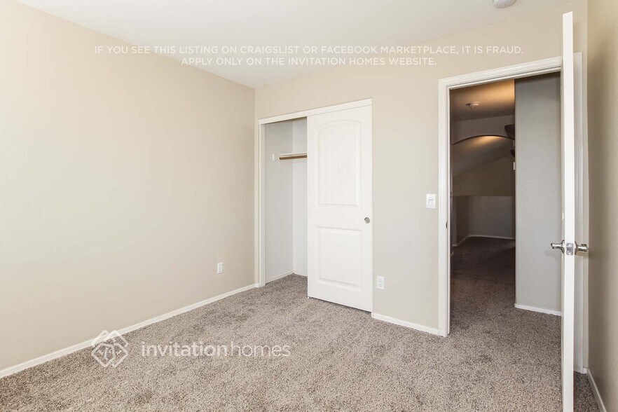 Building Photo - 4028 W Lone Cactus Dr
