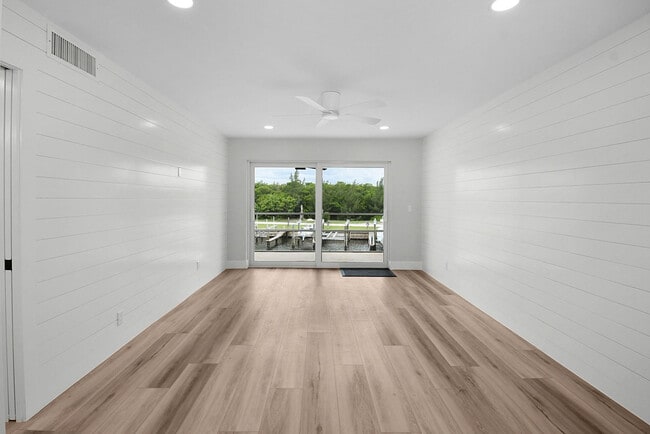 Building Photo - 200 N El Mar Dr