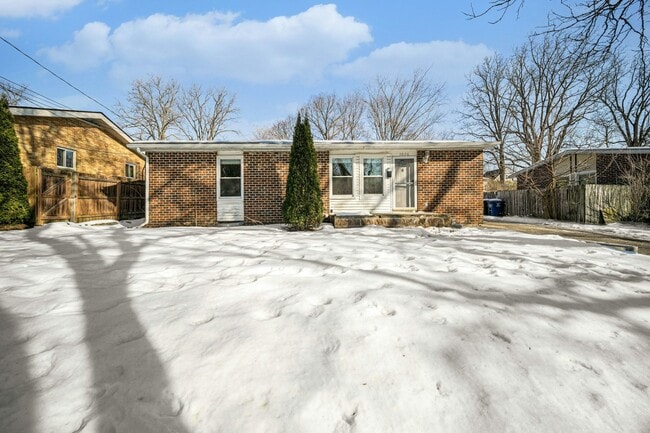 Building Photo - 1026 Gott St