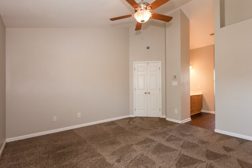 Building Photo - 3924 Huntmeadow Dr