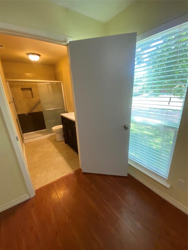 Building Photo - 10616 Mellow Meadow Dr