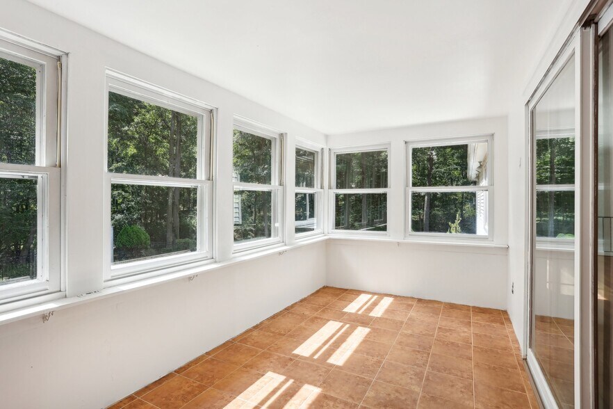 Building Photo - 1674 High Point Ln