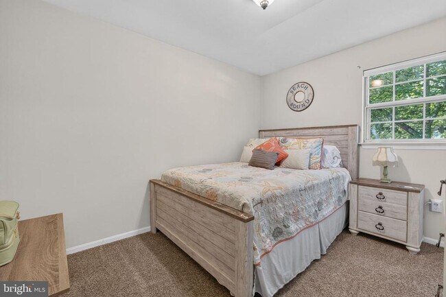 Building Photo - 8805 Rosanne Ct