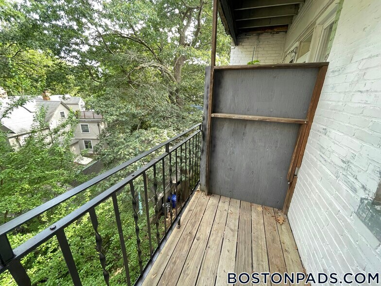 Building Photo - 123 Sutherland Rd