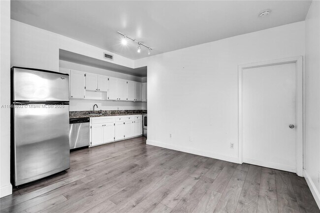Building Photo - 737 Jefferson Ave
