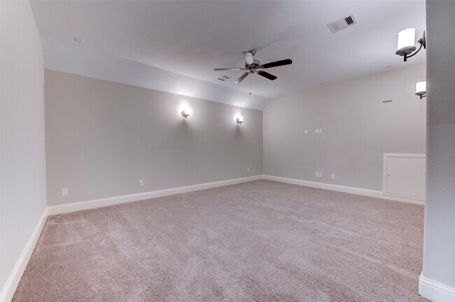 Building Photo - 19403 Trinity River Dr
